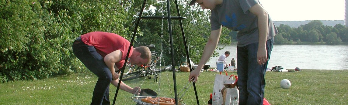 preparing the BBQ