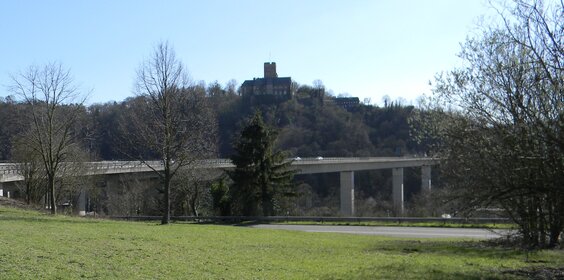 Eine Brücke im Lahntal