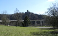 Eine Brücke im Lahntal