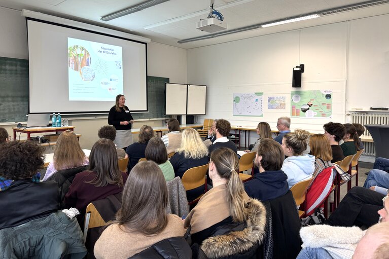 Hörsaal mit Studierenden