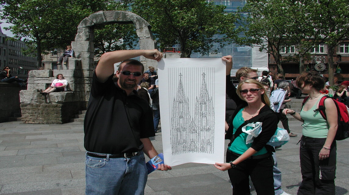 Shwoing a picture of the Kölner Dom