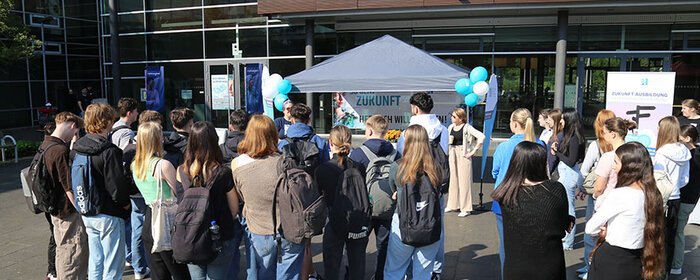 Schülerinnen und Schüler beim Open Day 2024 in Remagen